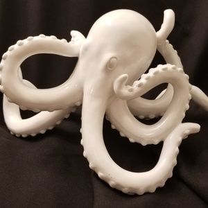 WHITE CERAMIC OCTOPUS